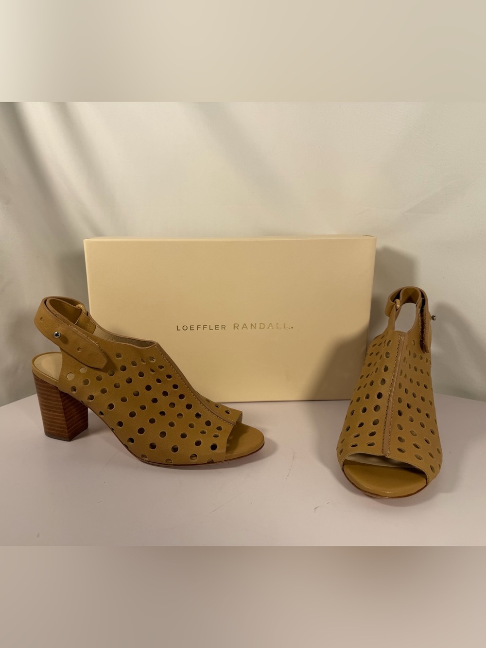 NWT Loeffler Randall Alix Perforated Leather Sandals Beach Size 6.5B